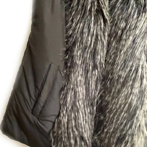 Outdoor Edition By Parkhurst Black Sleeveless Faux Fur Trimmed SMALL - Picture 7 of 7